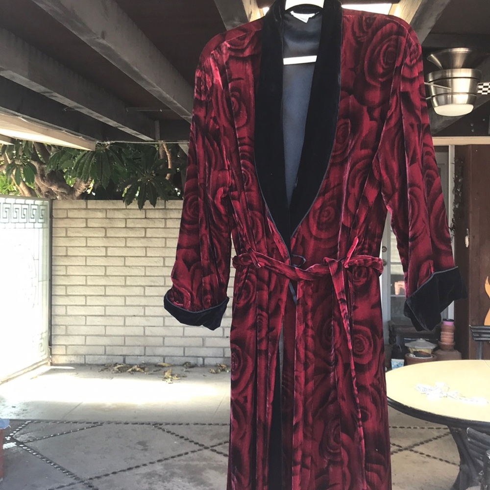 Silk Blend Velvet Rose Robe